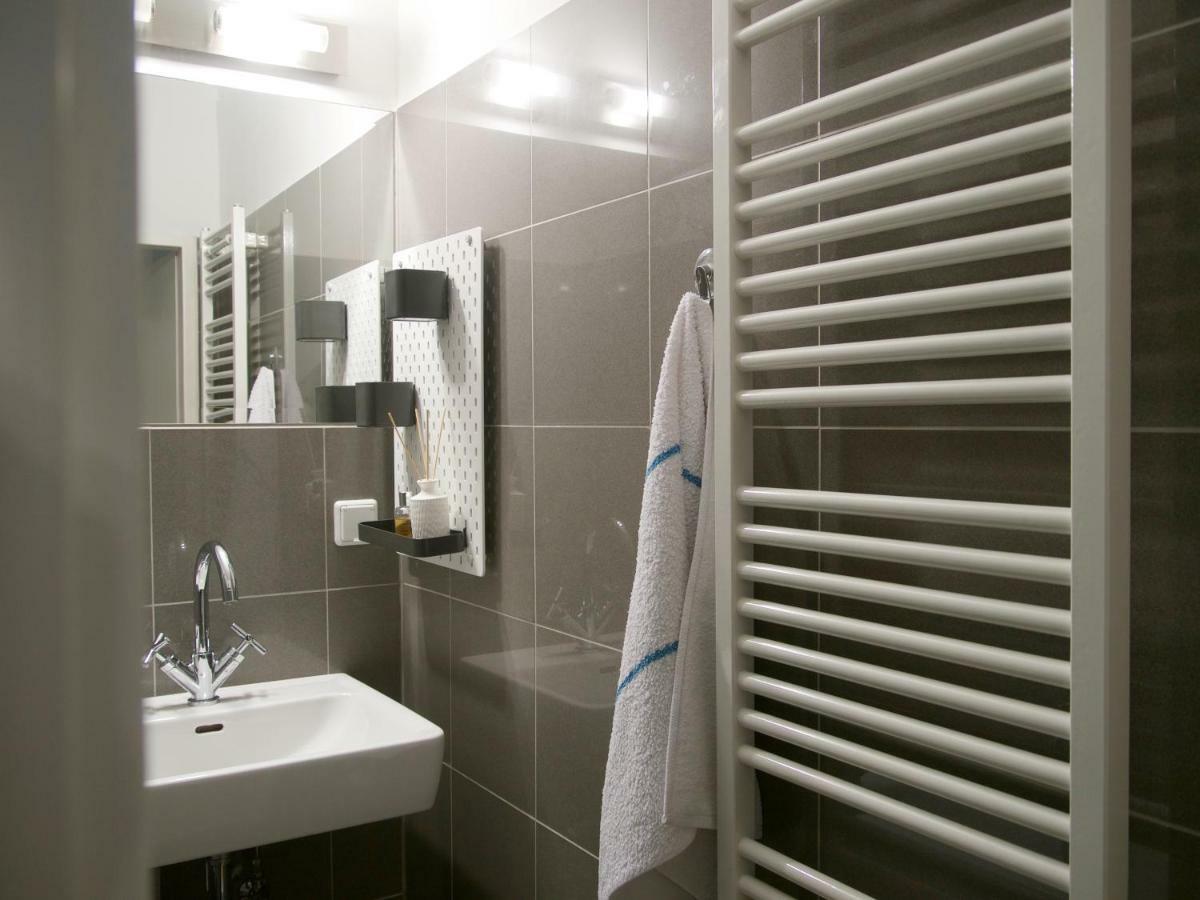 Spacious 2rooms In The Center
