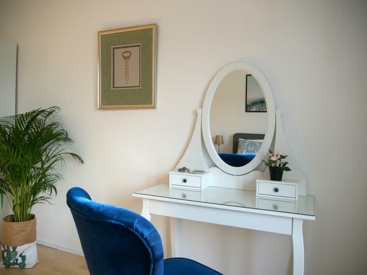Spacious 2rooms In The Center Apartment *